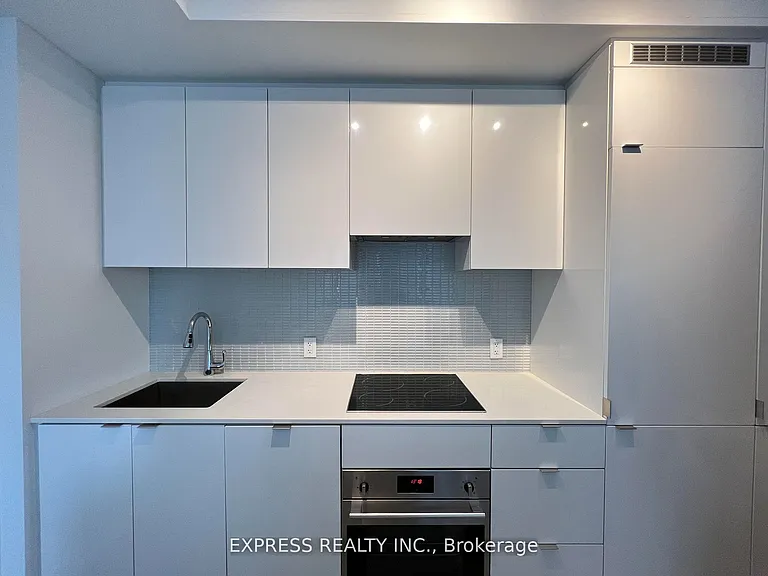 7 Grenville St #1509 — Photo 2