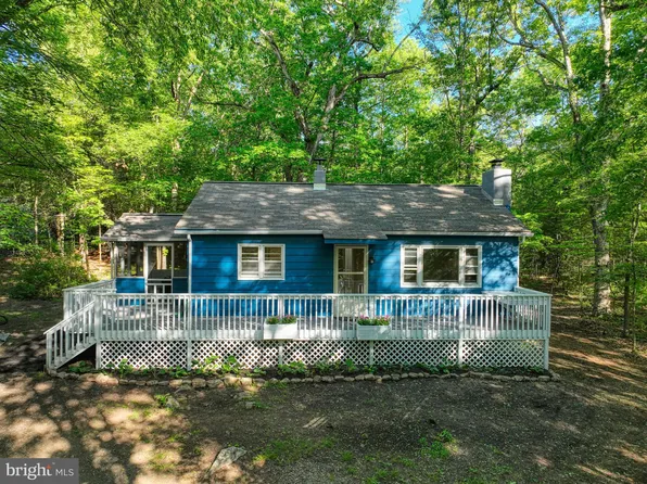 4992 Saint Davids Church Rd, Fort Valley, VA 22652