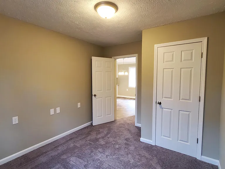 180 N Burson Ave — Photo 26