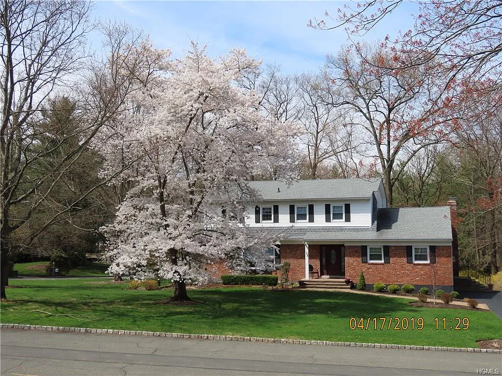 54 Woodhaven Dr photo 1