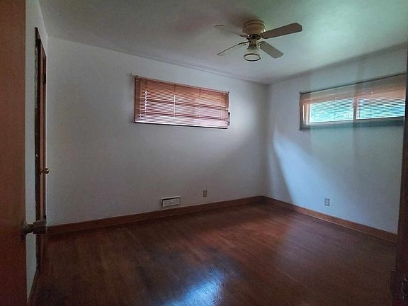 3rd image of 1526 Jackson St