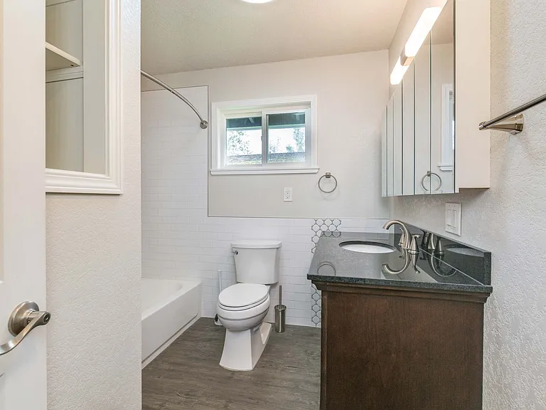 2826 Totem Dr — Photo 10