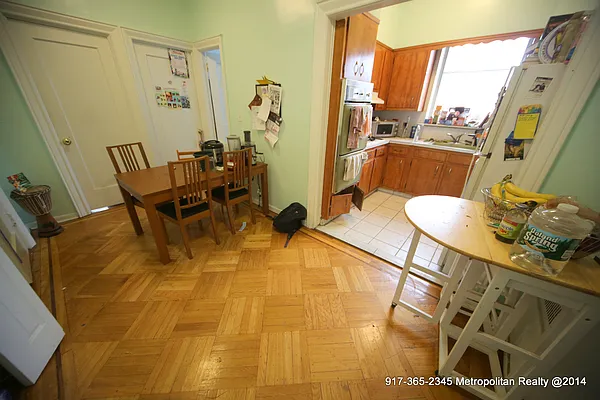 Rented by Metropolitan Realty | media 21