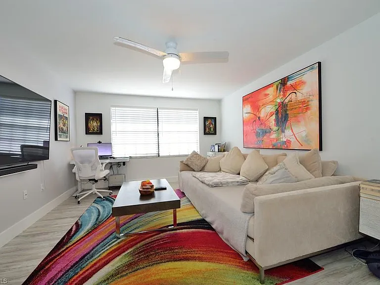 878 Meadowland Dr #B — Photo 15