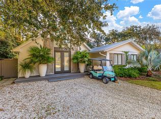 640 Oak St, Saint Simons Island, GA 31522