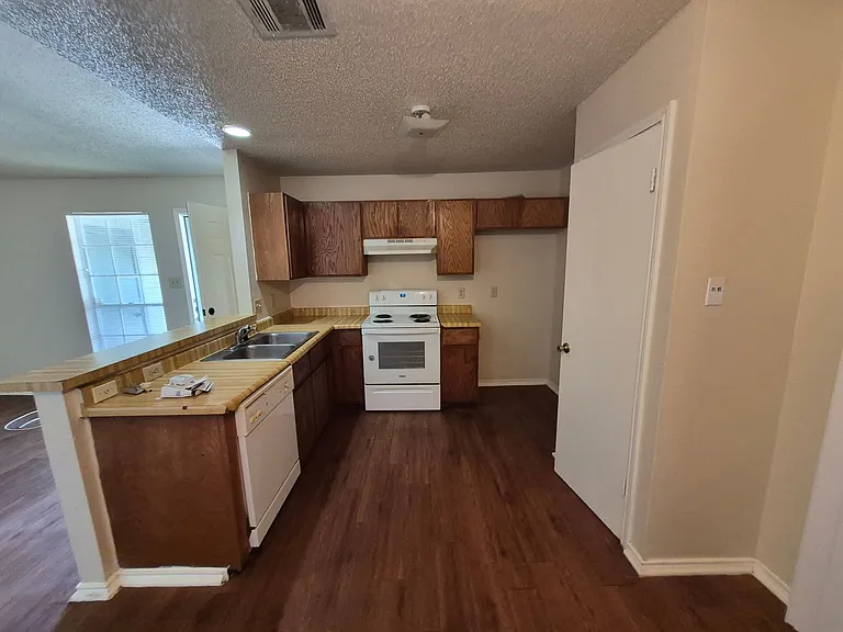 5201 Meadowfield #3 — Photo 5