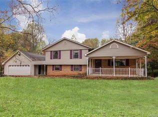 8906 Larchmont Cir, Charlotte, NC 28214