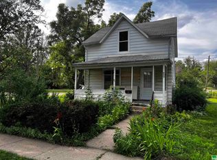 302 Spruce St, Cherokee, IA 51012