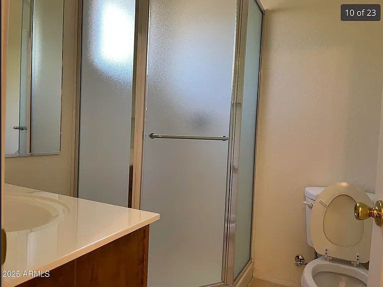 512 W Brown St — Photo 13