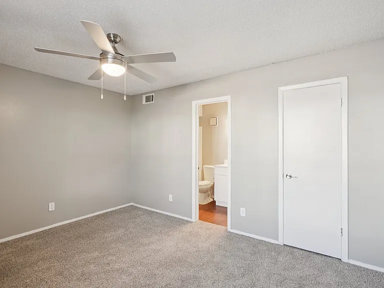 Sagamore Apartments — Photo 20