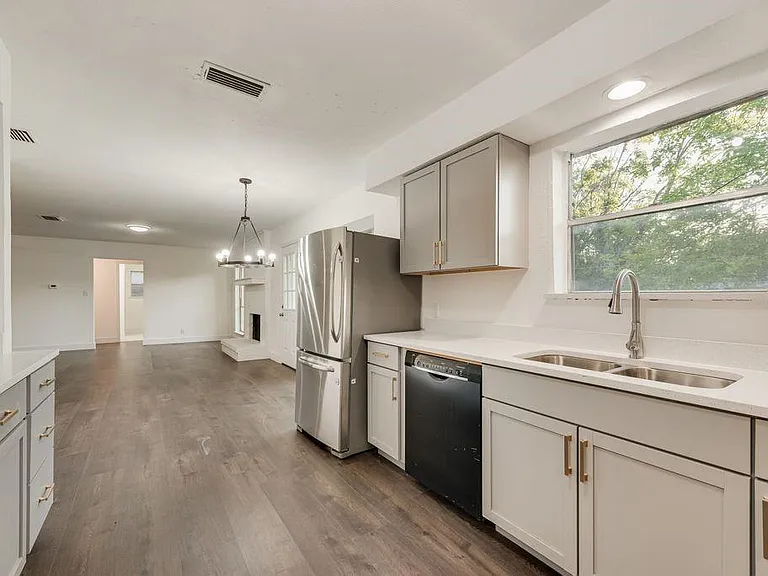 1614 Brent Ct — Photo 15