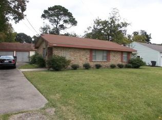 3048 Graves Ave, Groves, TX 77619