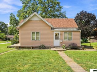 705 N 5th St, Tecumseh, NE 68450