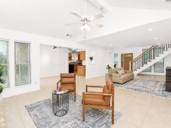 4th image of 1607 Durfey Ln