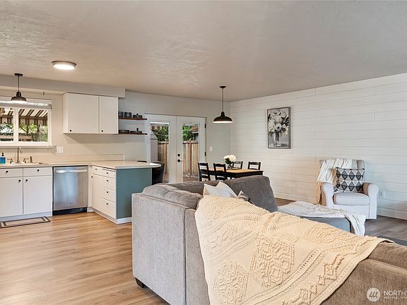 4th image of 91 E Paisley Way