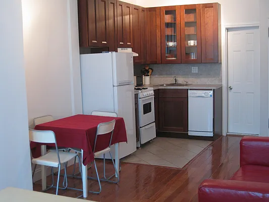 Rented by C M E PROPERTIES | media 9