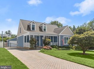 11 Locust Dr, Baltimore, MD 21228