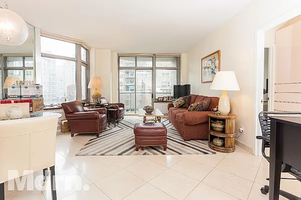 Rented by Mdrn Residential | media 11