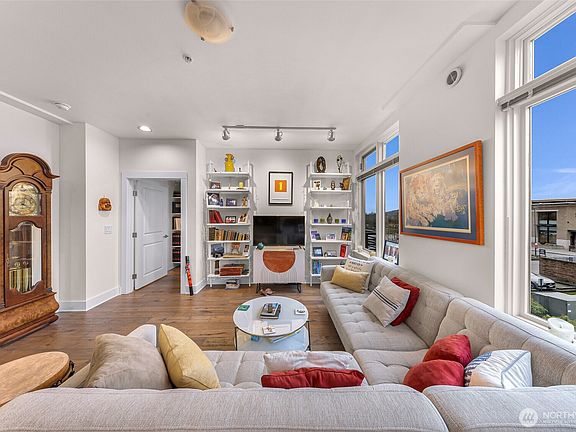 3rd image of 3111 Newmarket Street #302