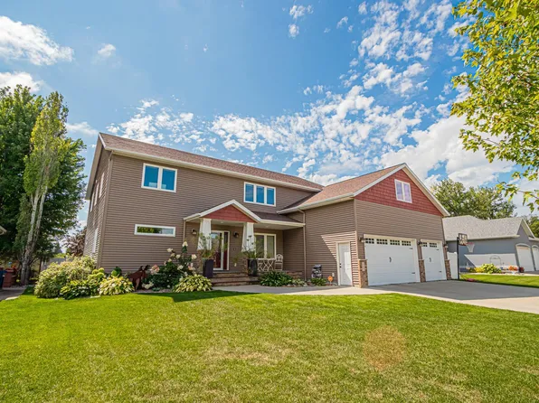 965 18th Avenue Cir N, Moorhead, MN 56560