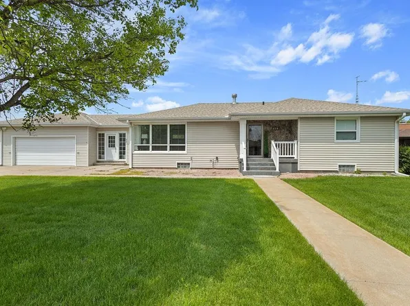 214 E 3rd St, Schuyler, NE 68661
