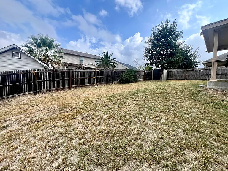 13724 Altamirano — Photo 36