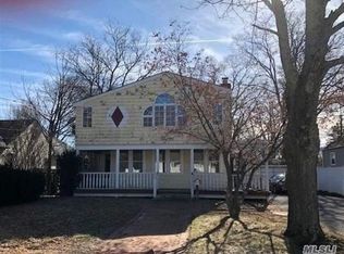 682 Elmwood Rd, West Babylon, NY 11704