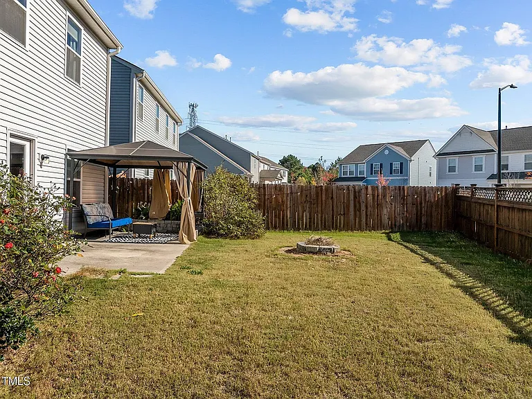 205 Michelangelo Pl — Photo 12