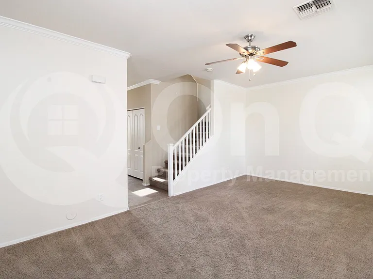 4273 E Oakland St — Photo 8
