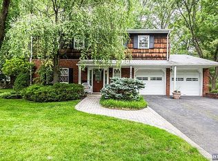 241 Ellin Dr, Park Ridge, NJ 07656