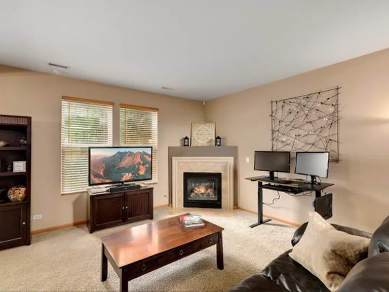 3165 Bromley Ln — Photo 15