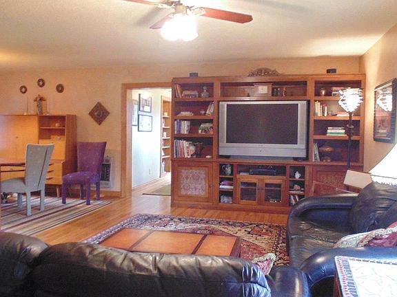 4th image of 107 Blackberry Ln