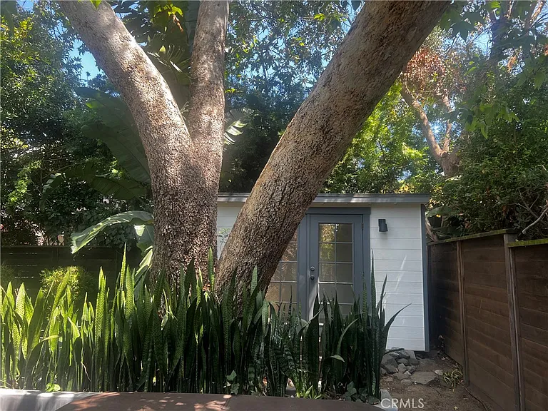 555 Bluebird Canyon Dr — Photo 10