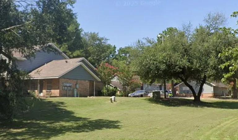 1303 Martin Luther King St — Photo 2