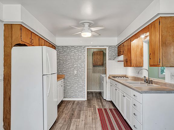5th image of 115 E 3rd Ave
