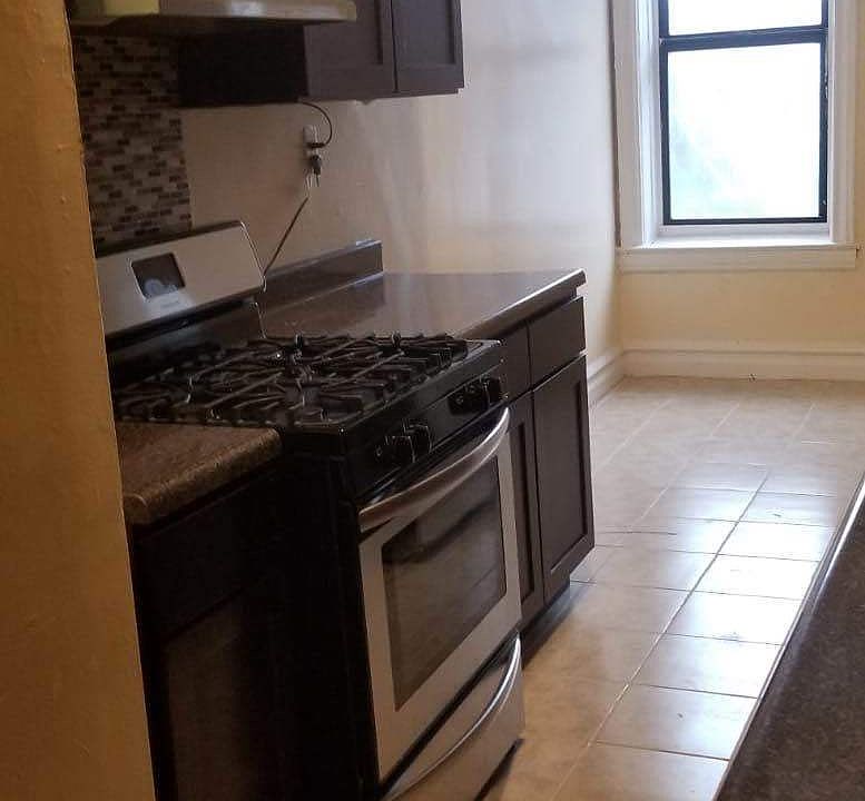 2nd image of 388 Midwood St APT 2P