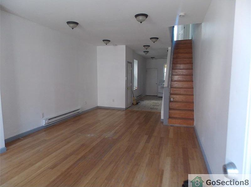 1st image of 2728 W Glenwood Ave