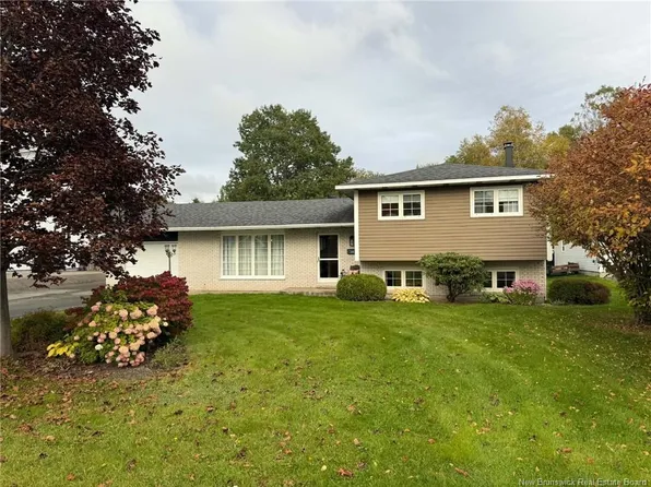 108 Stothart Dr, Miramichi, NB E1V 3V1