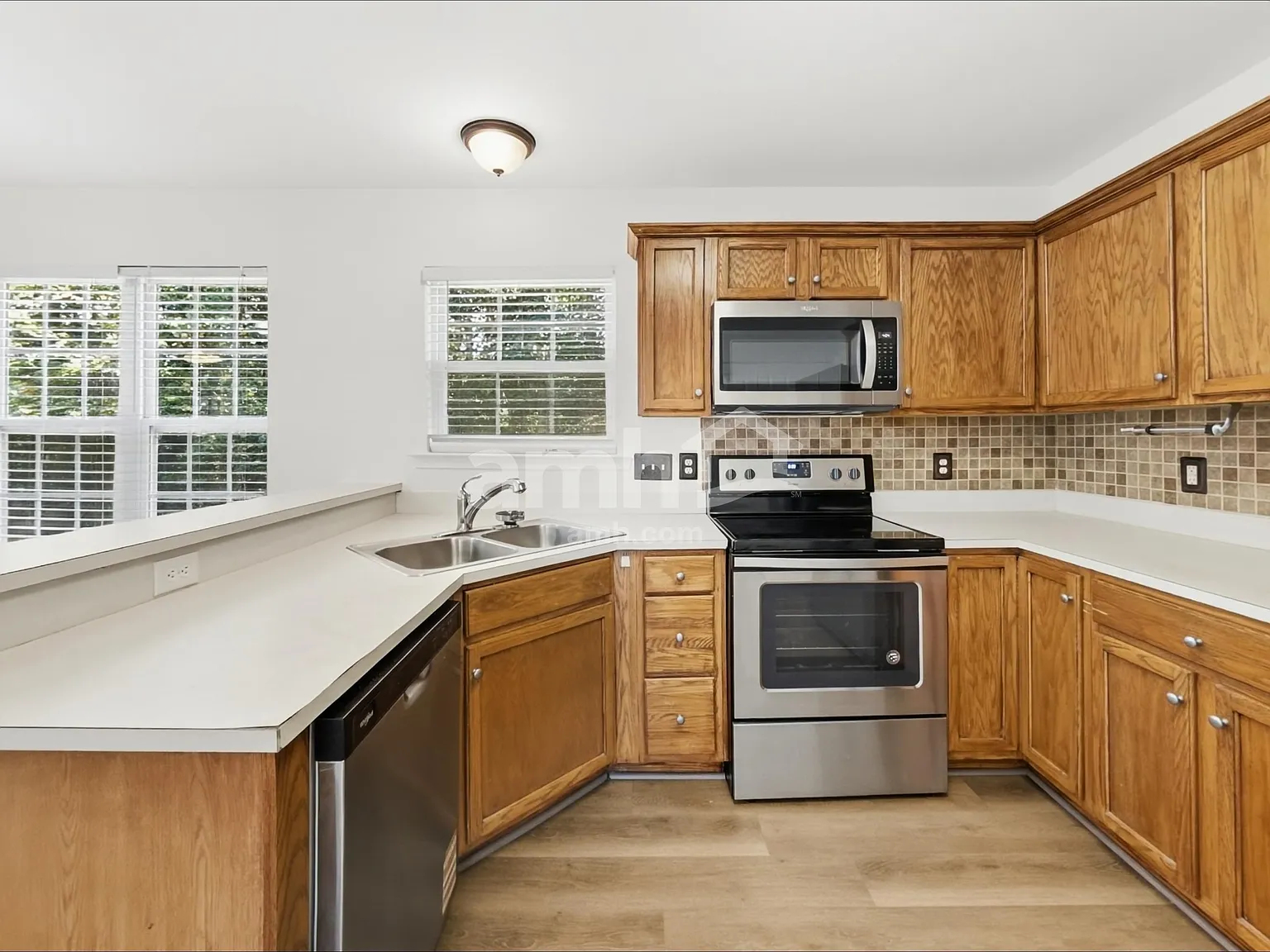 4 bed, 2.5 bath, 1873 sqft, $2,185 — Photo 4