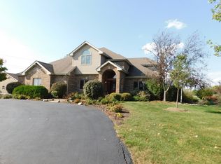26040 S Creekside Dr, Monee, IL 60449