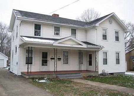 1st image of 140 Oak St