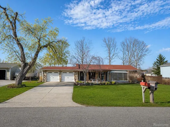 5312 Northway Dr, Swartz Creek, MI 48473