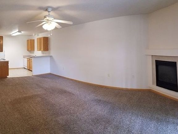 5th image of 1221 University Ave APT D303