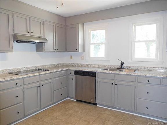 5th image of 339 Oakwood Dr