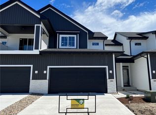 211 NE Country Meadow Ln, Ankeny, IA 50021