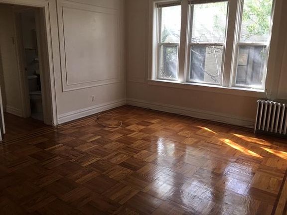 5th image of 117 Fairview Ave