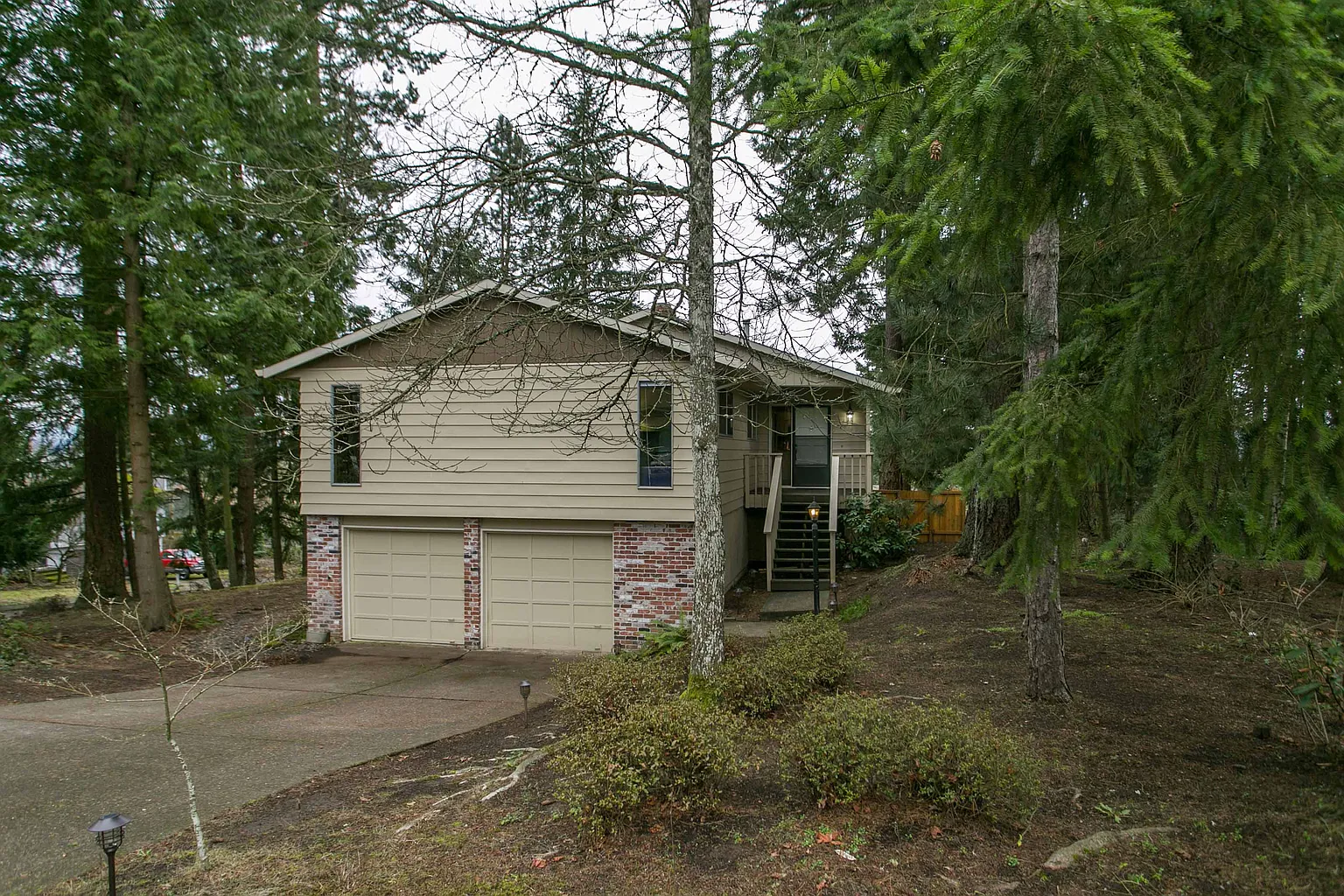 6695 Parkway Dr photo 1