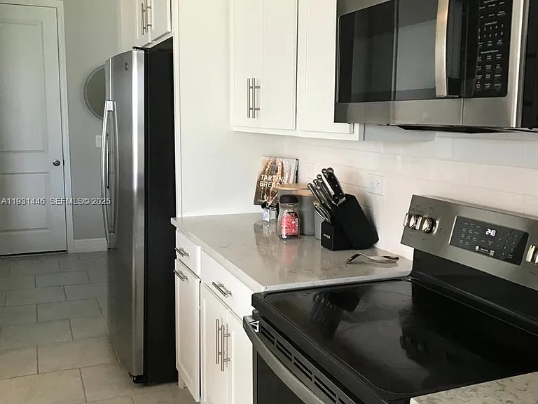 1107 Sugarwood St — Photo 4