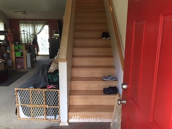 4th image of 9110 Almond Ct SE