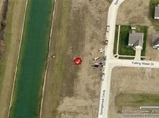 300 Springbrook Cir, Elyria, OH 44035